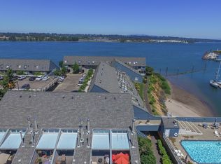 192 N Hayden Bay Dr, Portland, OR