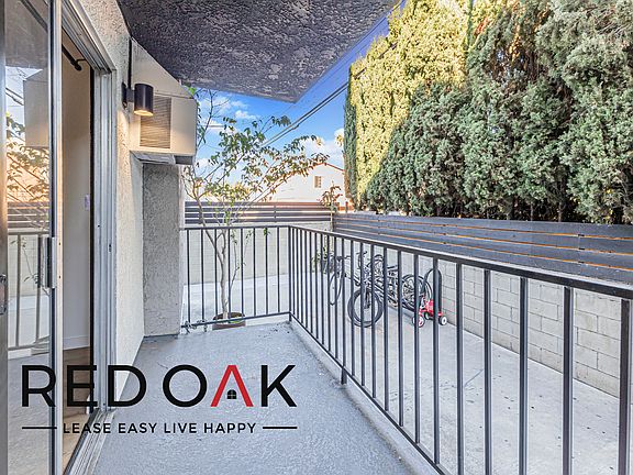 3rd image of 134 3/4 N Mariposa Ave #109