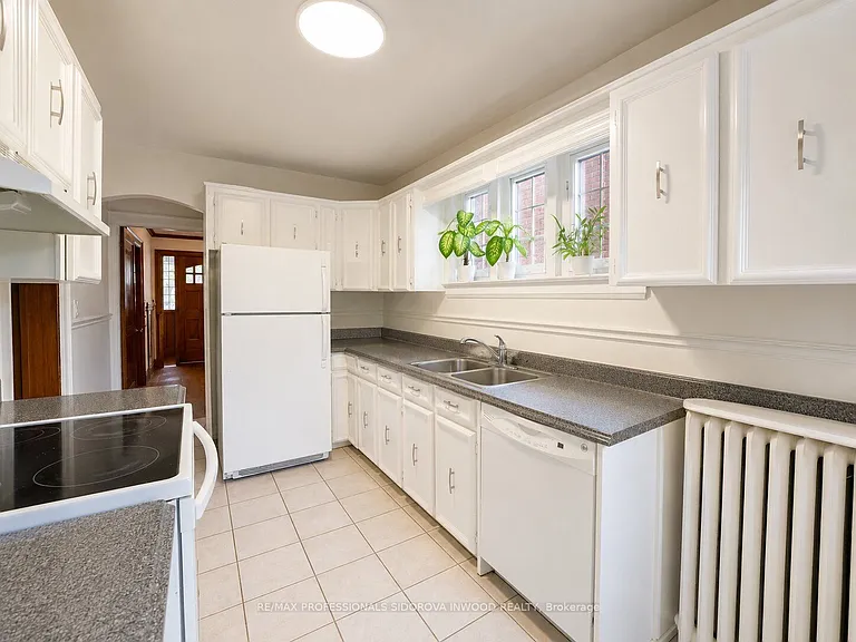 112 Clendenan Ave — Photo 8