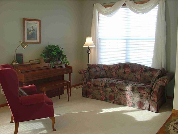 Main Floor Living Room 