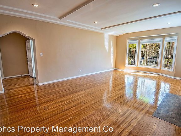 5th image of 123 N Mansfield Ave