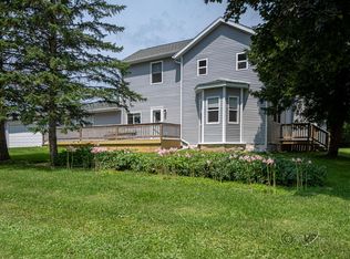 704 N West St, Davis, IL 61019