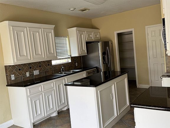 4th image of 4409 Juan Carlos Ct