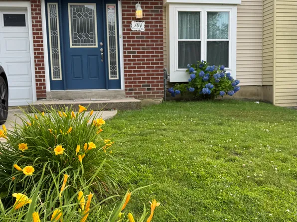 104 Downing Ct, Mount Laurel, NJ 08054