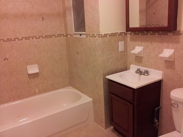 2nd image of 415 37th St APT 2B