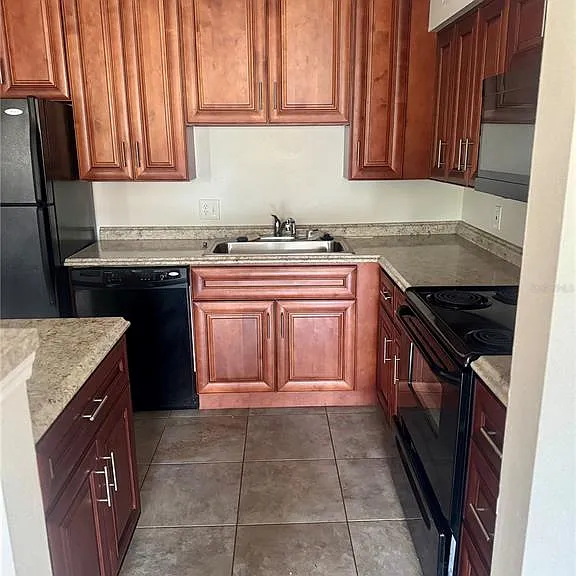 320 Black Oak Ct #207 — Photo 5