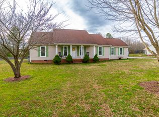 14 Long Meadow Dr, Fayetteville, TN 37334
