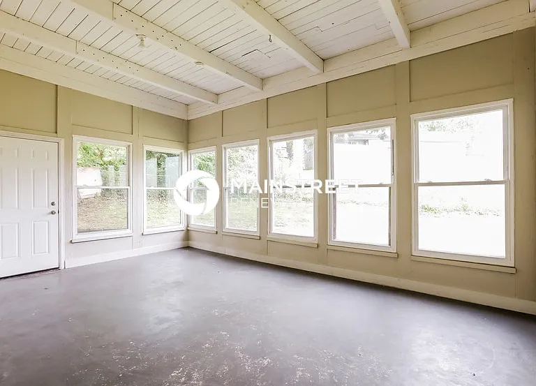 1010 S Appleton Ave — Photo 9