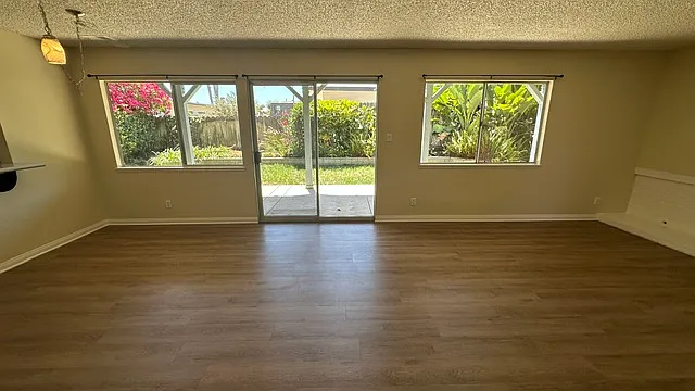 2727 Bayshore Ave — Photo 7