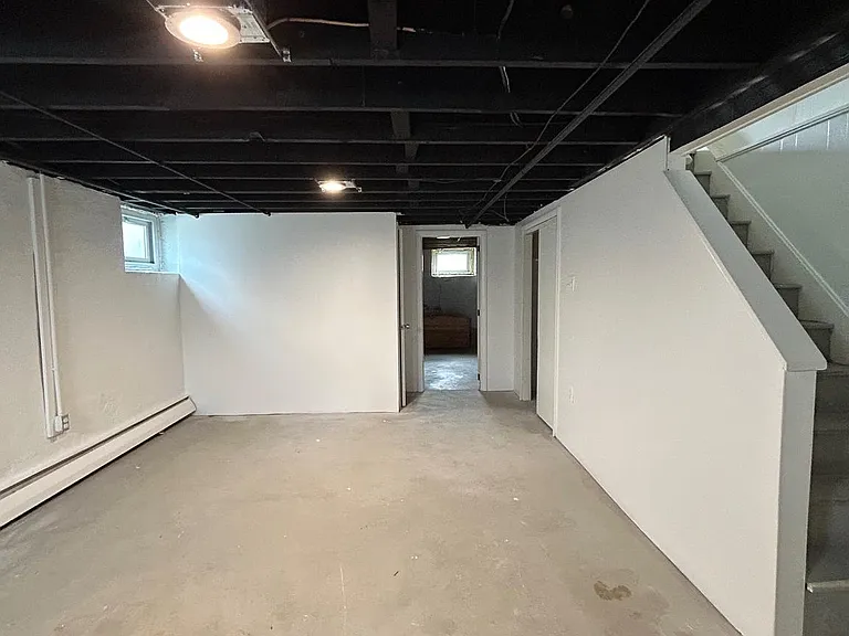 1852 Harfman Dr — Photo 16