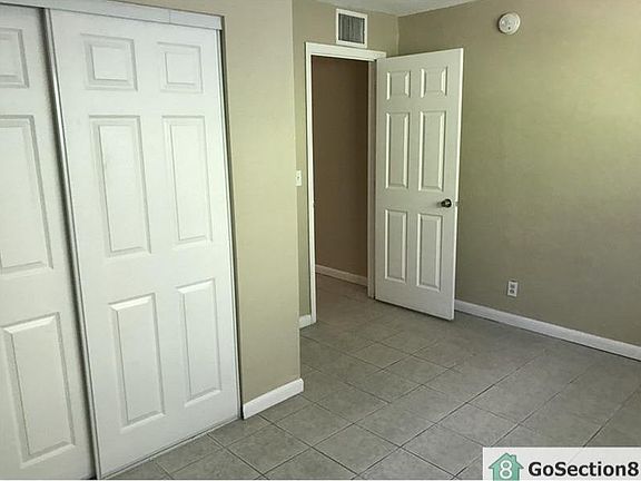 4th image of 632 SW 16th Ave APT C