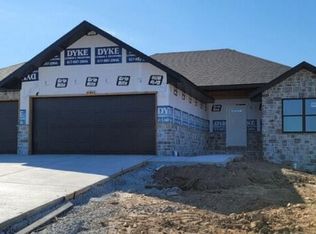 951 S Silverwood Ln, Nixa, MO 65714
