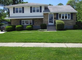 2205 W Huntington Dr, Wilmington, DE 19808