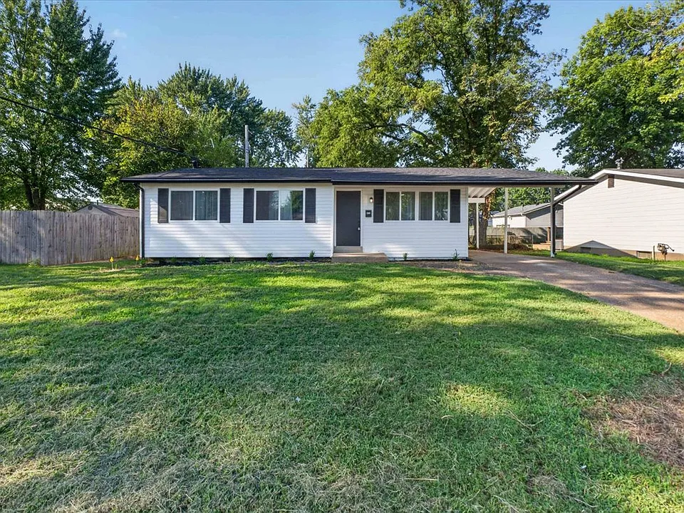 940 Lees Ln