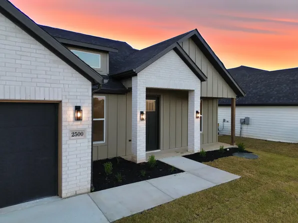 2500 Lakeridge Dr, Granbury, TX 76048
