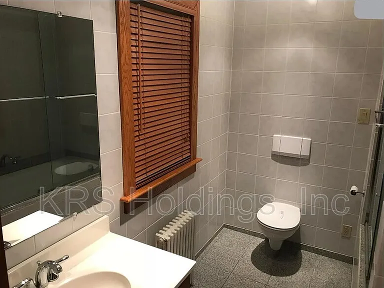 3320 Lyons Ave #B — Photo 4