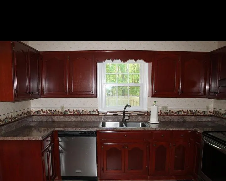 605 Kings Ln — Photo 6