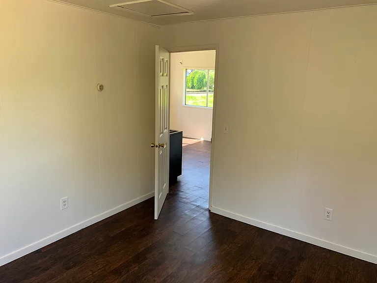 2425 SW Pickford St — Photo 9