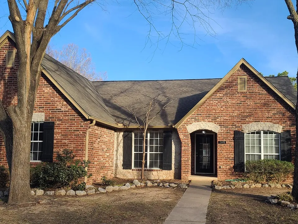 2401 S Umbrella Ave