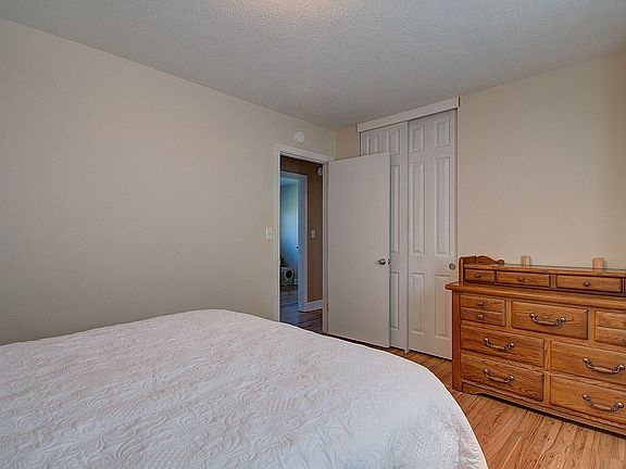 5th image of 212 NE 88th Ave