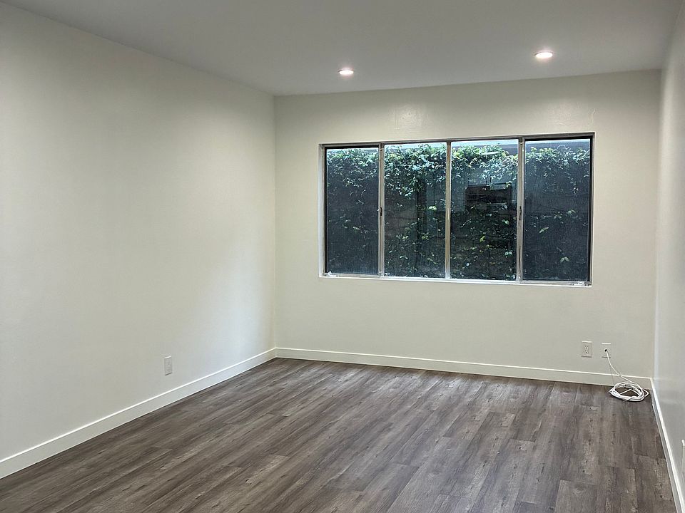1st image of 259 N Euclid Ave #3