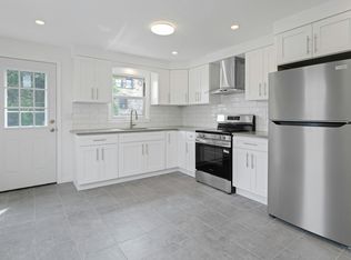 22 Hackett Cir N #2, Stamford, CT 06906