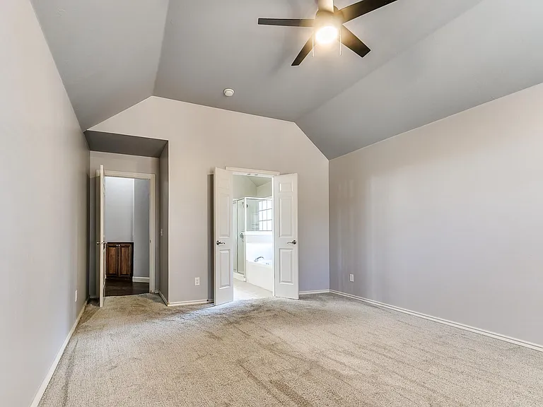 17121 Kemble Ln — Photo 17