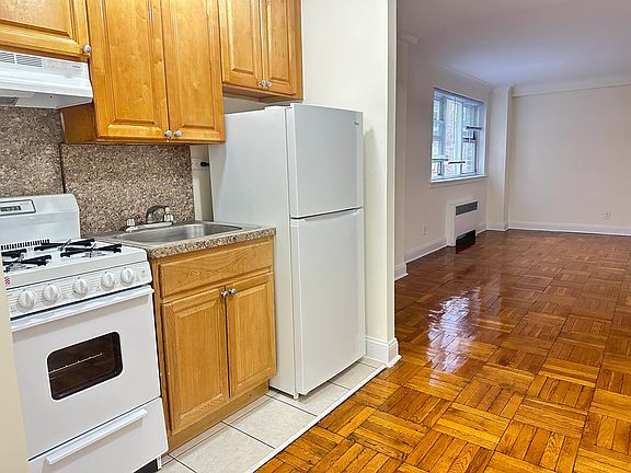 2nd image of 85-38 167th St #2K