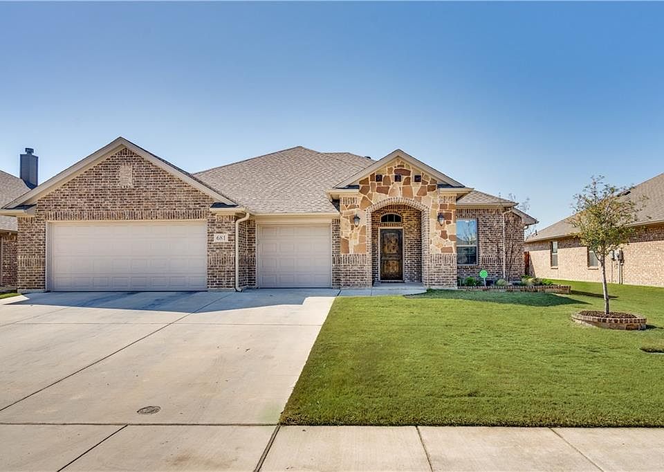 1st image of 681 Fossil Wood Dr