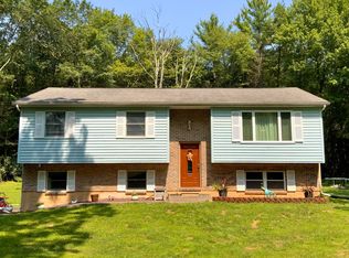 1564 Starry Ln, Effort, PA 18330