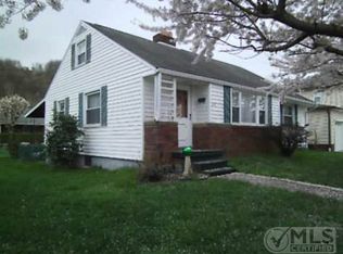 614 3rd Ave, Paden City, WV 26159