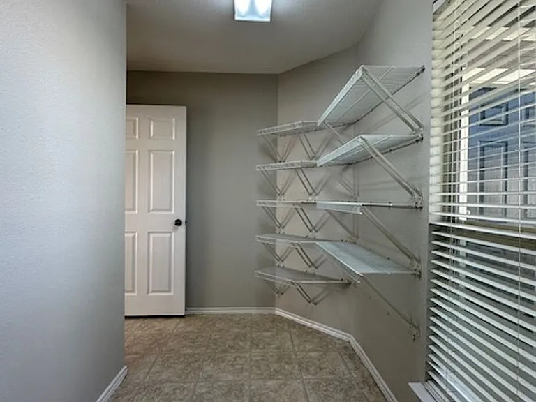 5157 Hartson — Photo 13