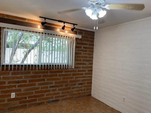 E Blacklidge Dr — Photo 12