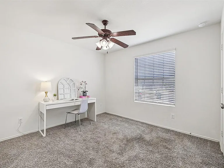 138 George Kimble Cv — Photo 26