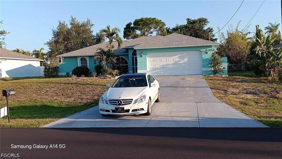 3 bed, 2.0 bath, 1578 sqft, $2,145 — Photo 2