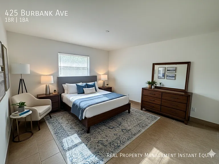 425 Burbank Ave — Photo 9