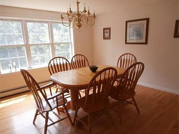 5th image of 454 Loring Rd
