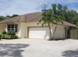 884 Lyons Rd, West Palm Beach, FL 33411