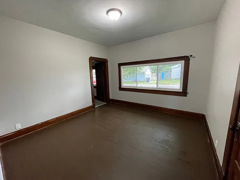 312 S Main St — Photo 10