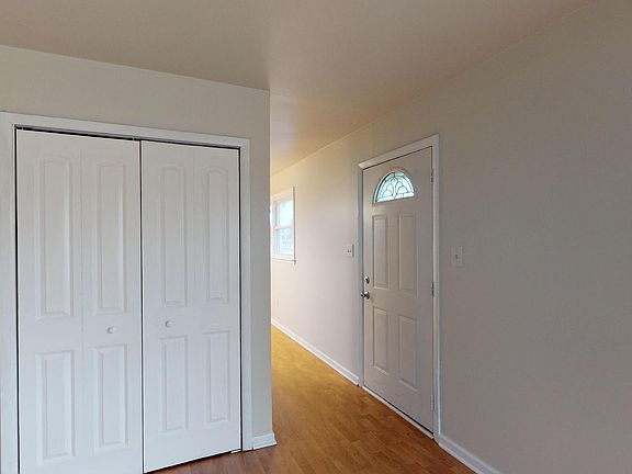 3rd image of 9229 W 183rd St