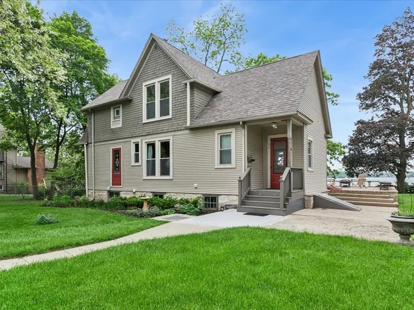35 Lakeview Pl, Lake Zurich, IL 60047