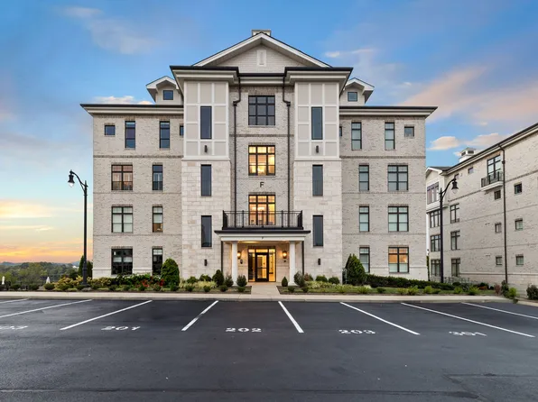 1024 Club View Dr Unit F201, Gallatin, TN 37066