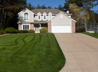 13360 Fox Ridge Ct, Grand Haven, MI 49417