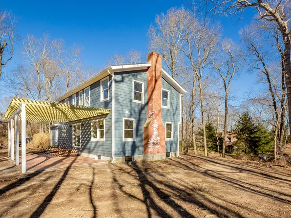 73 N Cartwright Rd, Shelter Island, NY 11964
