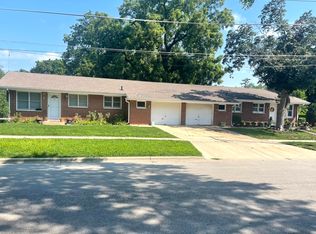 350-52 Lincoln Ave, Elgin, IL 60120