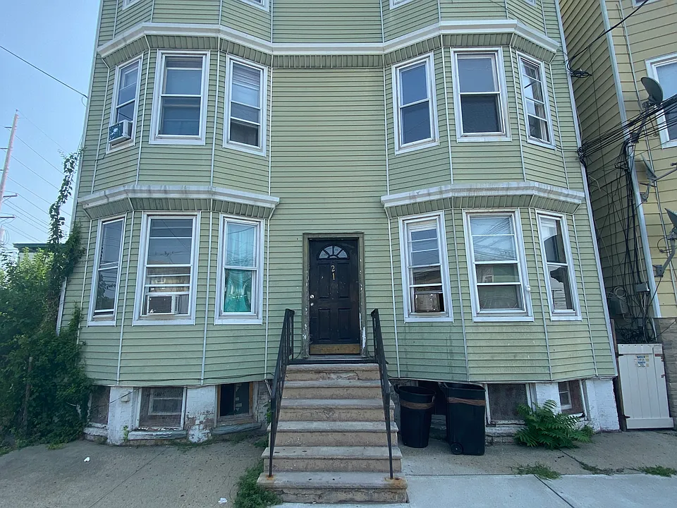 21 Kingsland Ave #3