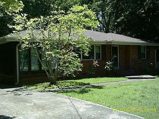 3rd image of 990 Brentwood Dr SE