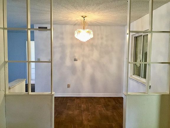 4th image of 1520 NE 45th St