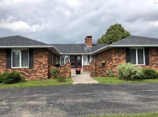 1011 N Lake Pleasant Rd, Hillsdale, MI 49242