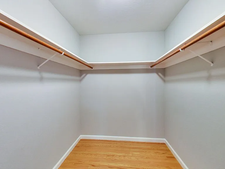 205 Collins St #4 — Photo 20